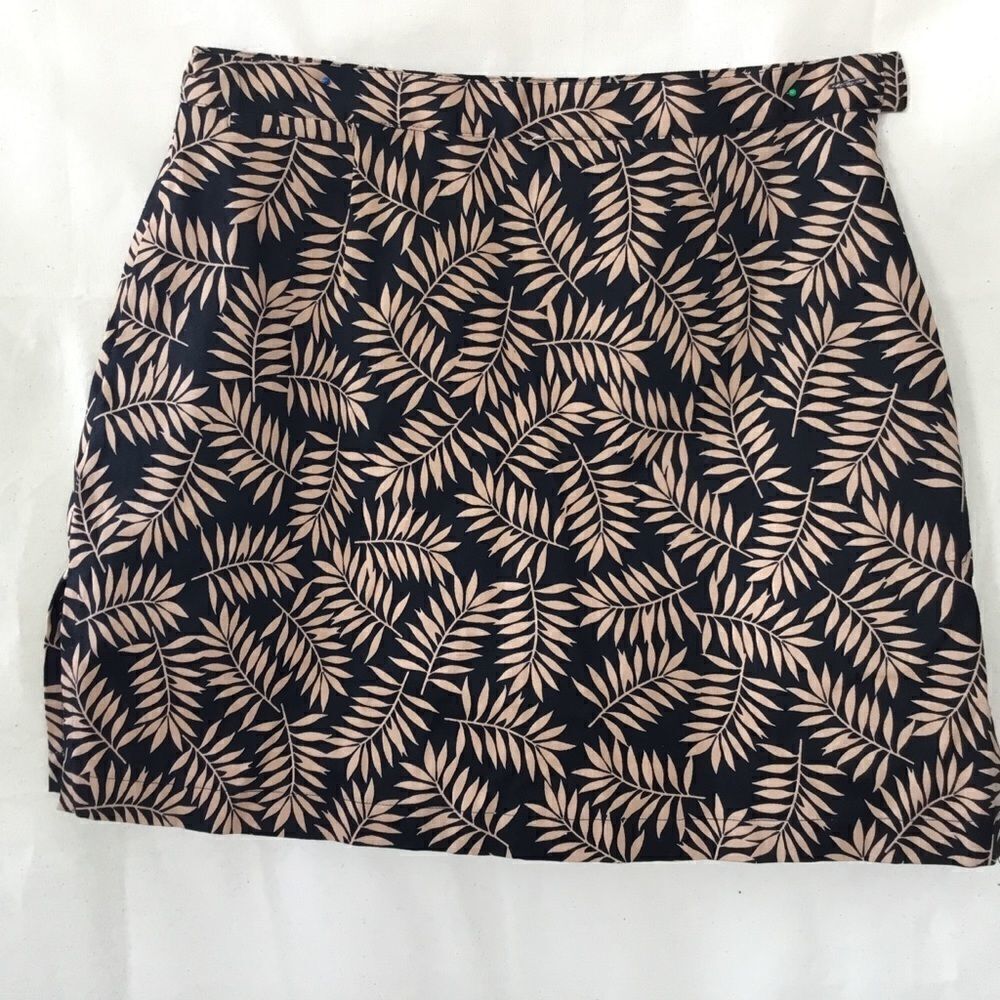 Allyson Whitmore golf tennis shorts skirt beige black size 10p